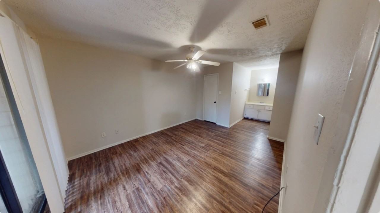 1107 Verde Dr #77 - Photo 5 of 9