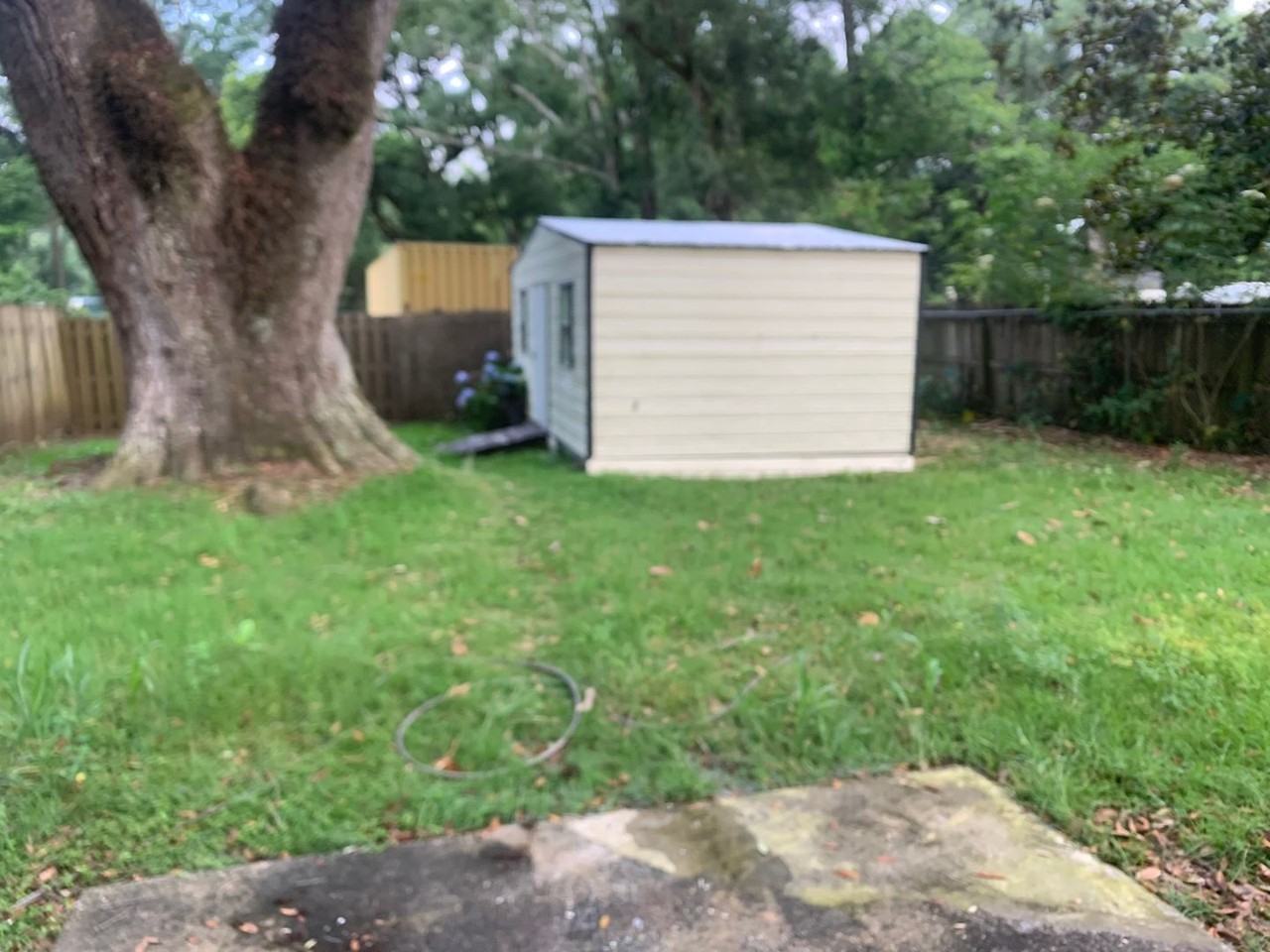 9873 Cove Ave - Photo 6 of 11