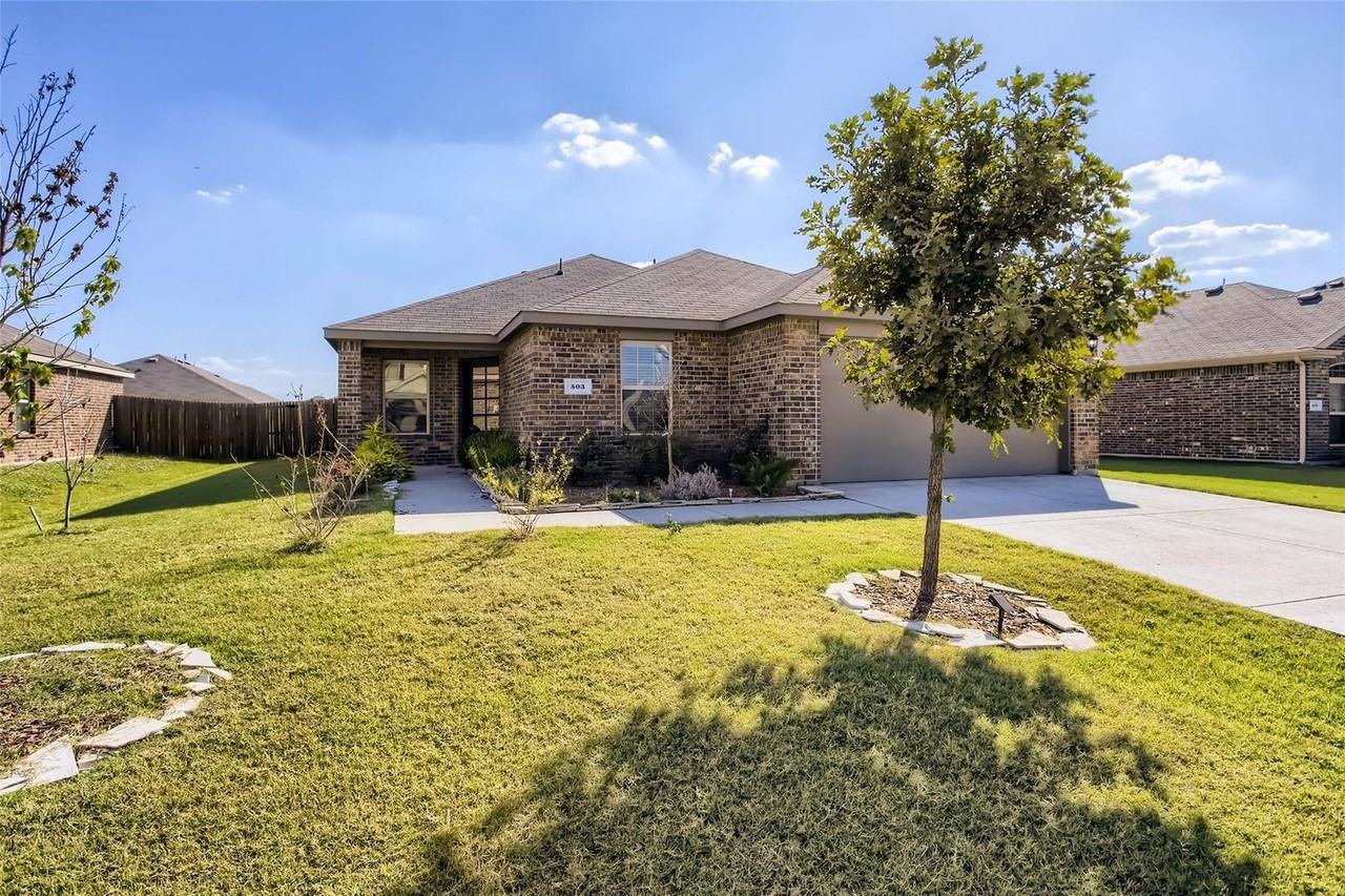 503 Hawthorn Dr - Photo 2 of 29