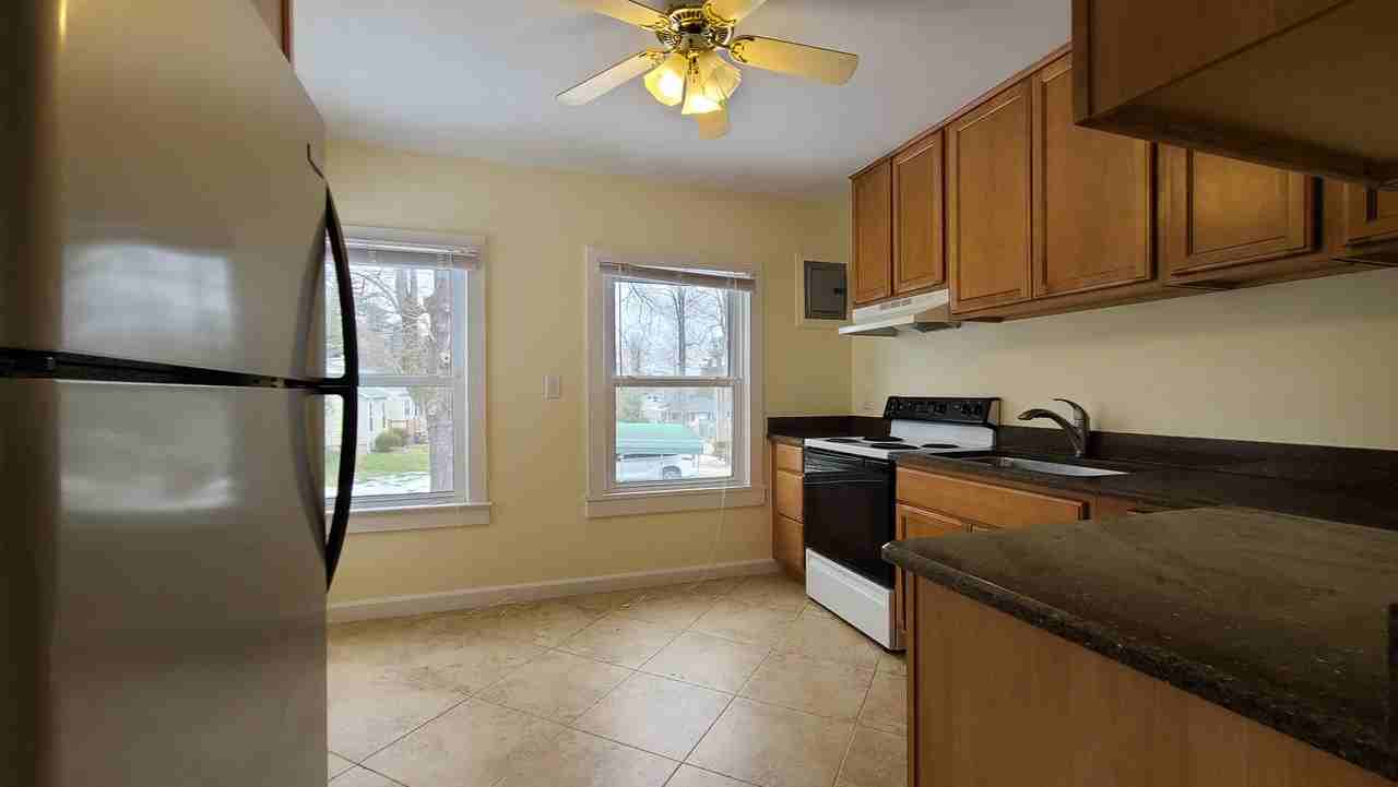 406 E French Broad St - Photo 6 of 11