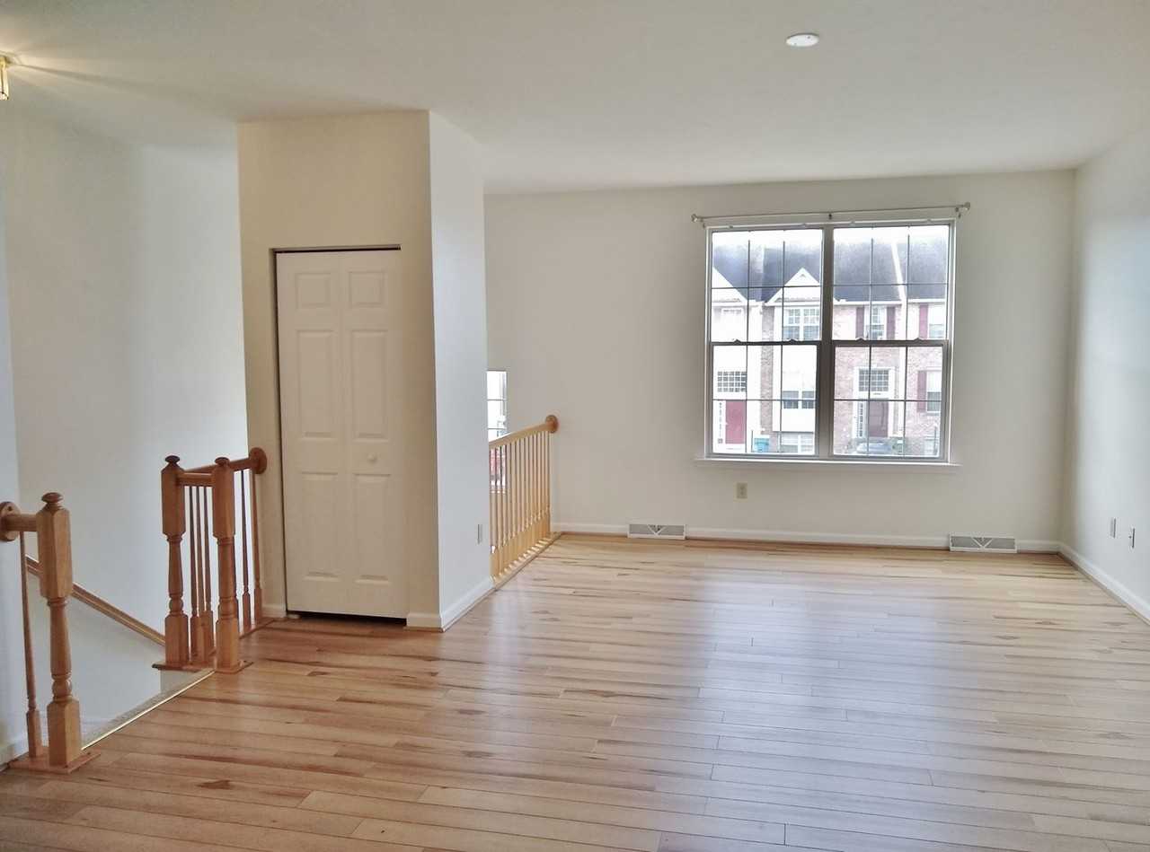 1283 Wanda Dr - Photo 3 of 48