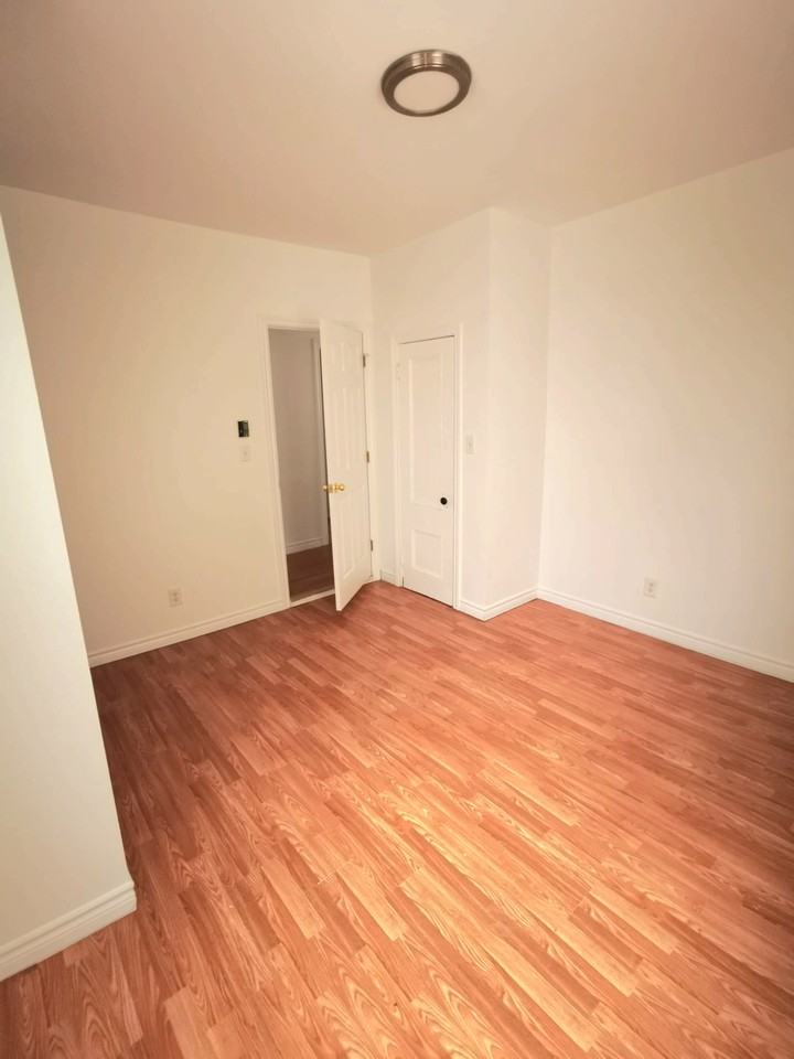 314 Princess St #1 - Photo 2 of 10