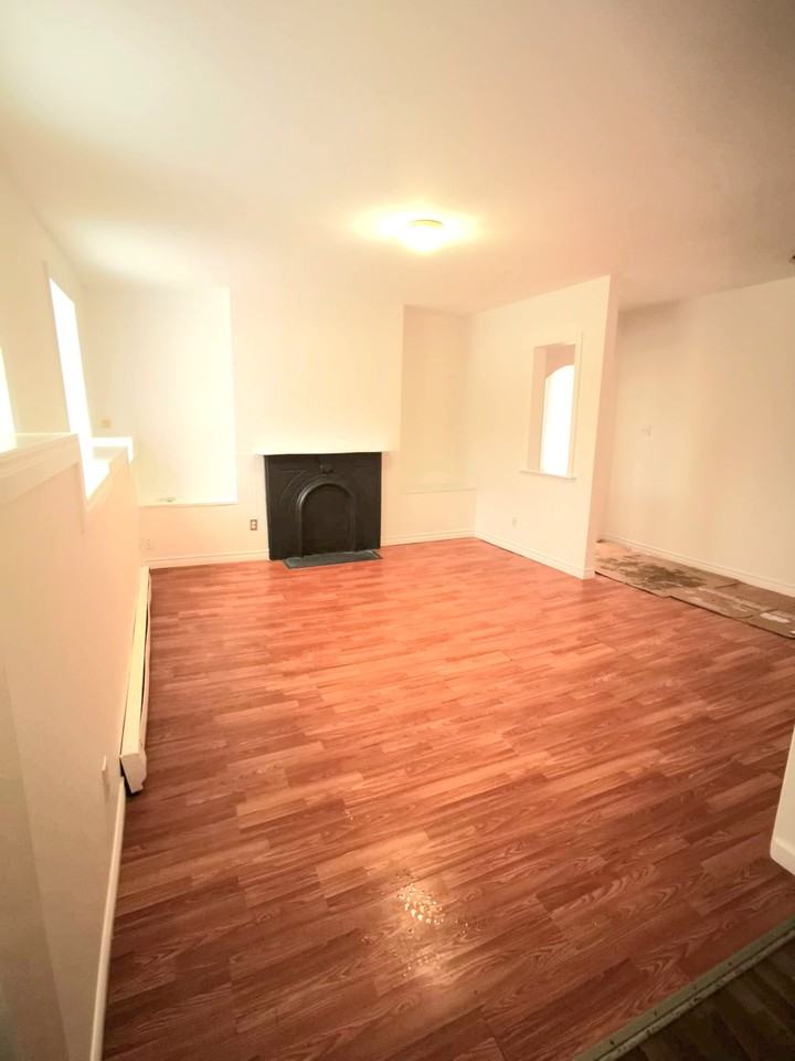 314 Princess St #1 - Photo 3 of 10