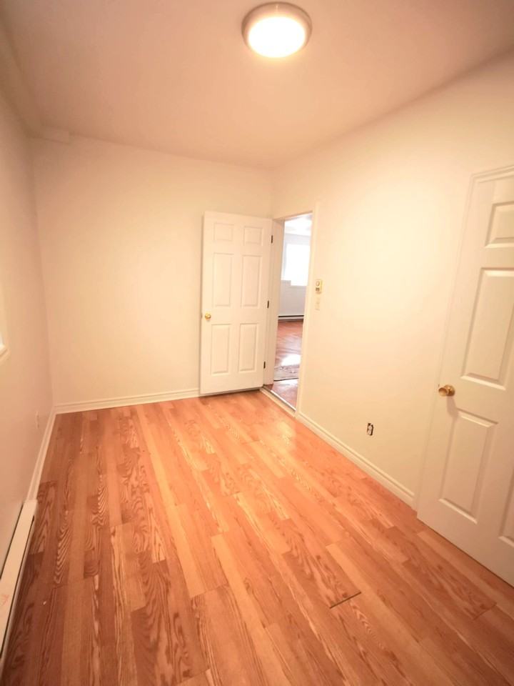 314 Princess St #1 - Photo 6 of 10