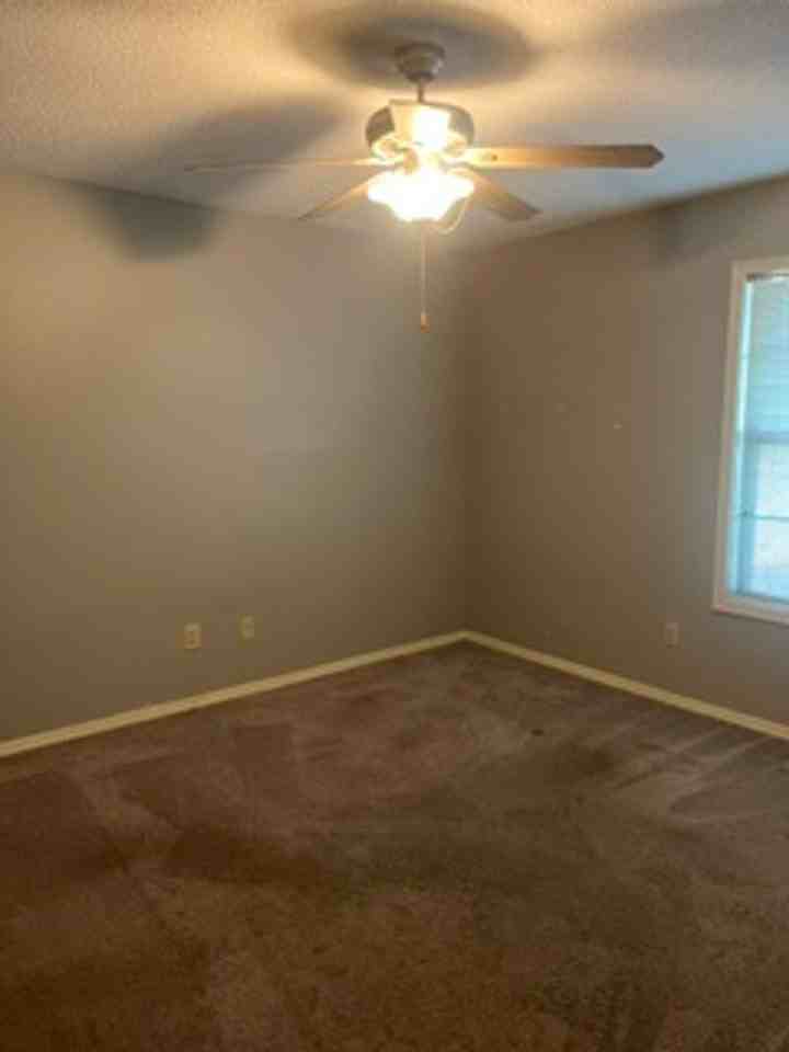 10701 Edgewater Rd - Photo 6 of 8