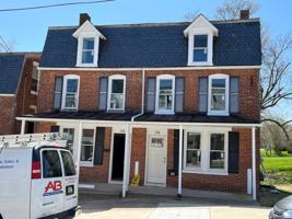 featured image of 36 N Lee St