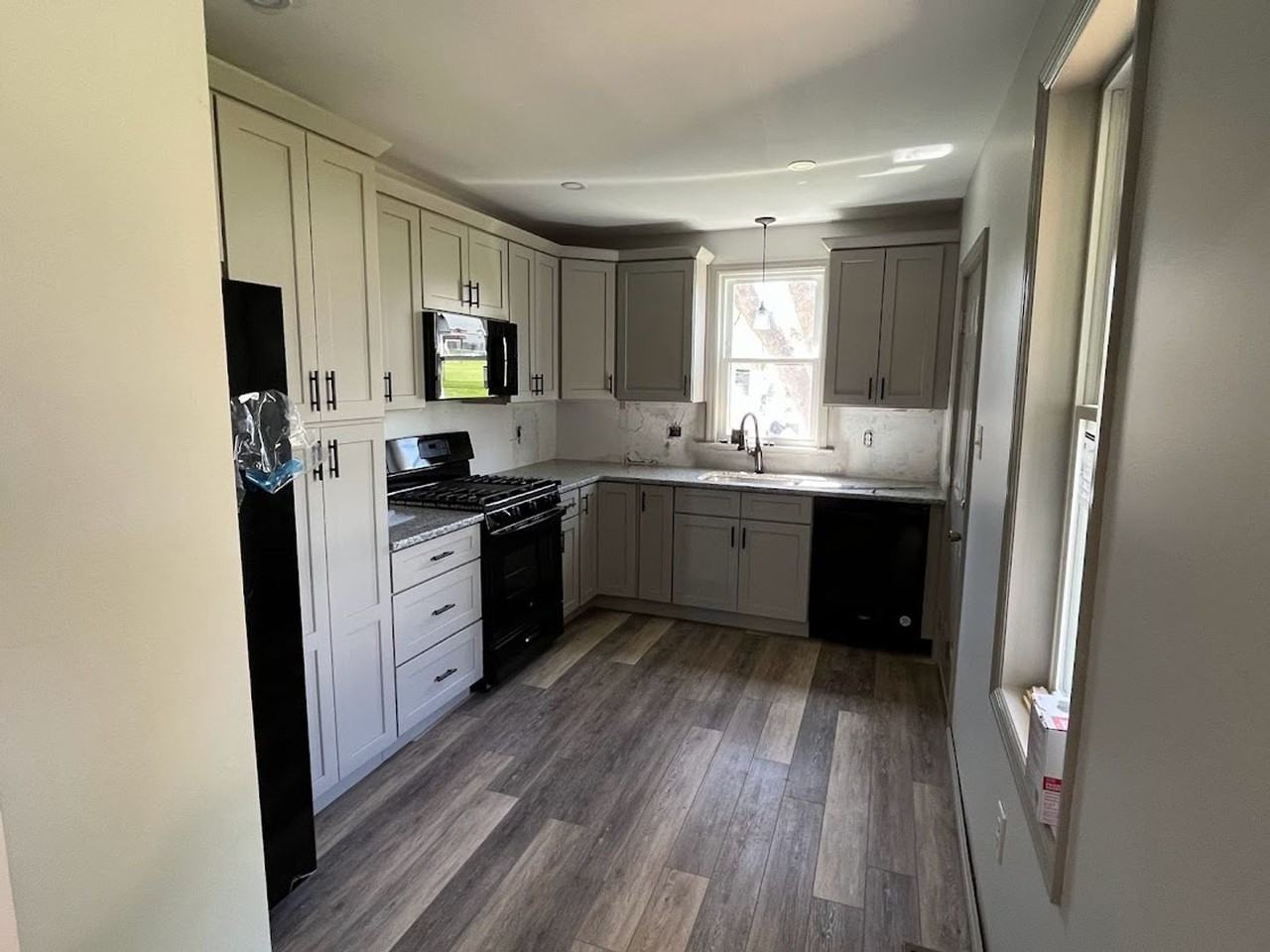 36 N Lee St - Photo 2 of 11