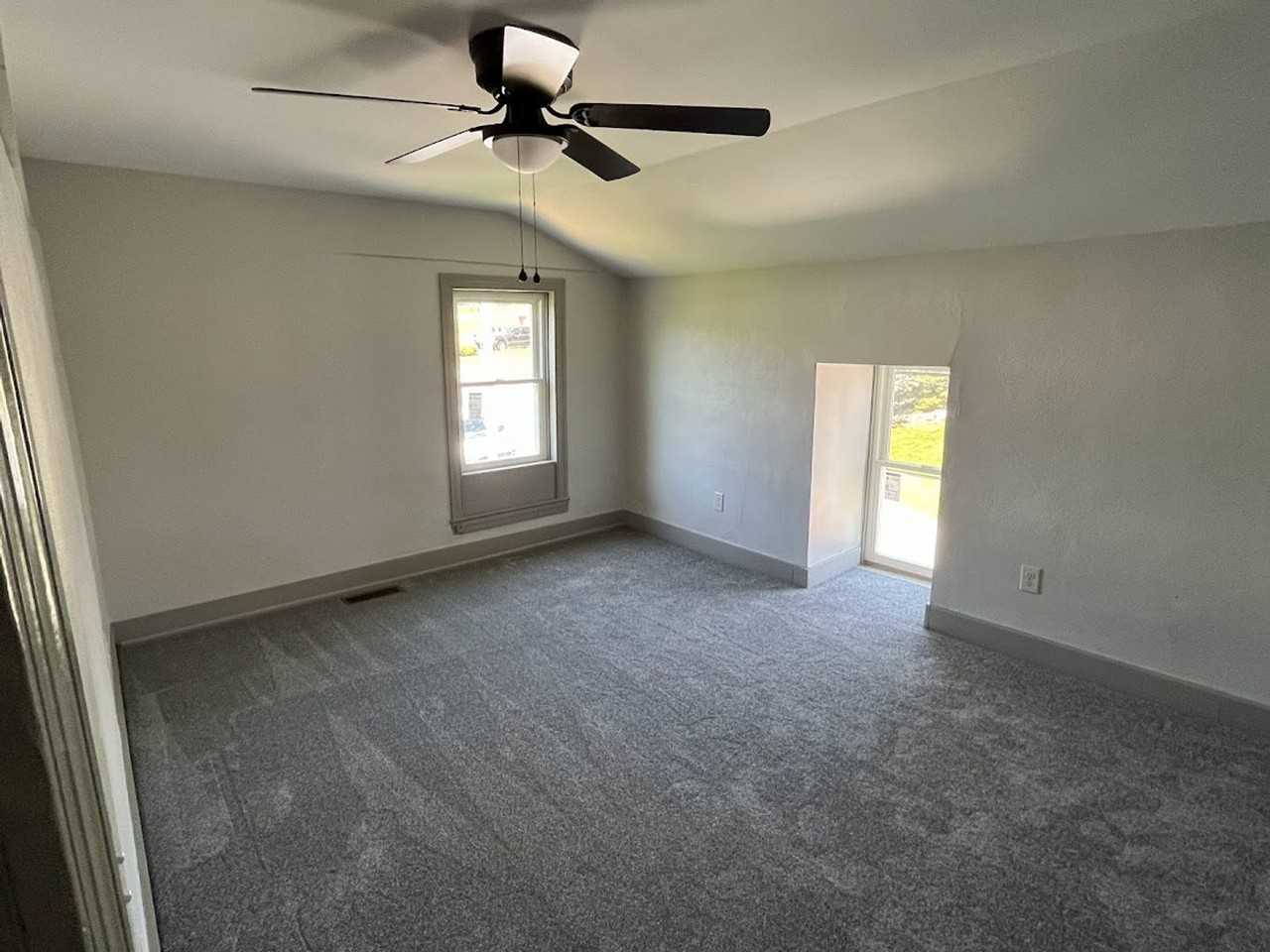 36 N Lee St - Photo 7 of 11