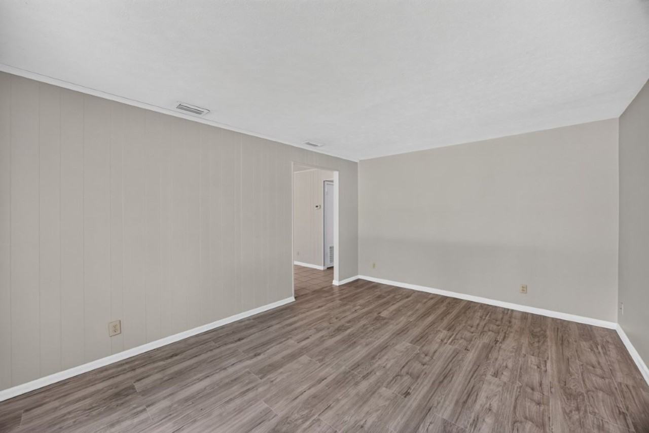 5527 Beney Rd - Photo 7 of 29
