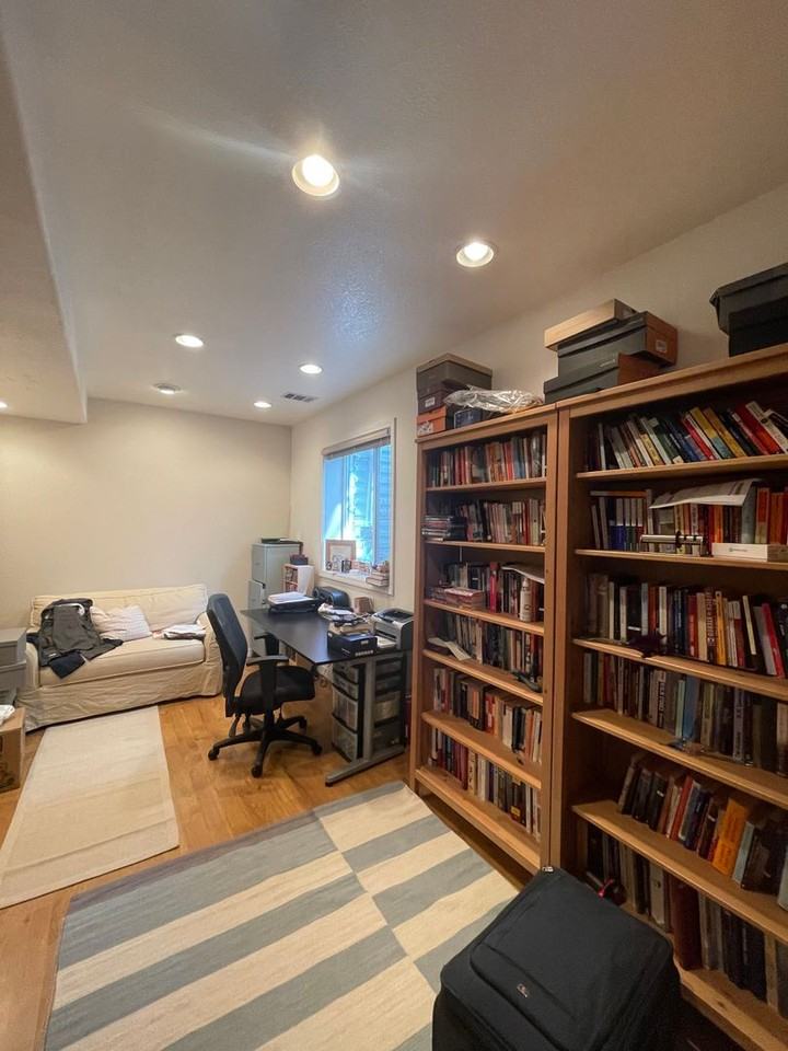 4919 10th St - Photo 4 of 23