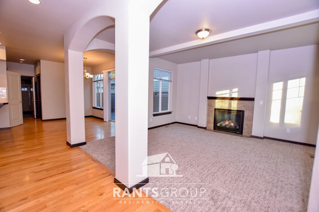 4726 46th Ave Se - Photo 6 of 28