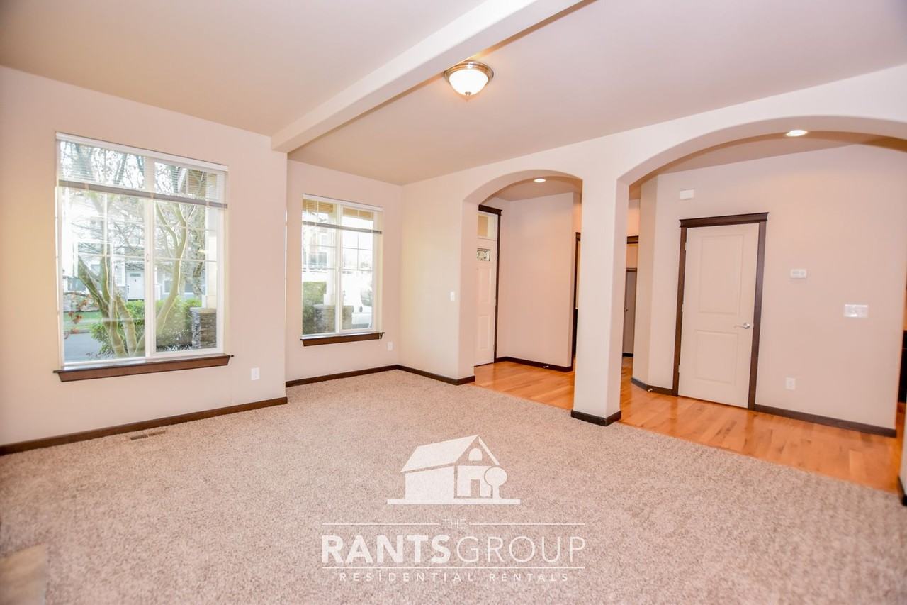 4726 46th Ave Se - Photo 7 of 28