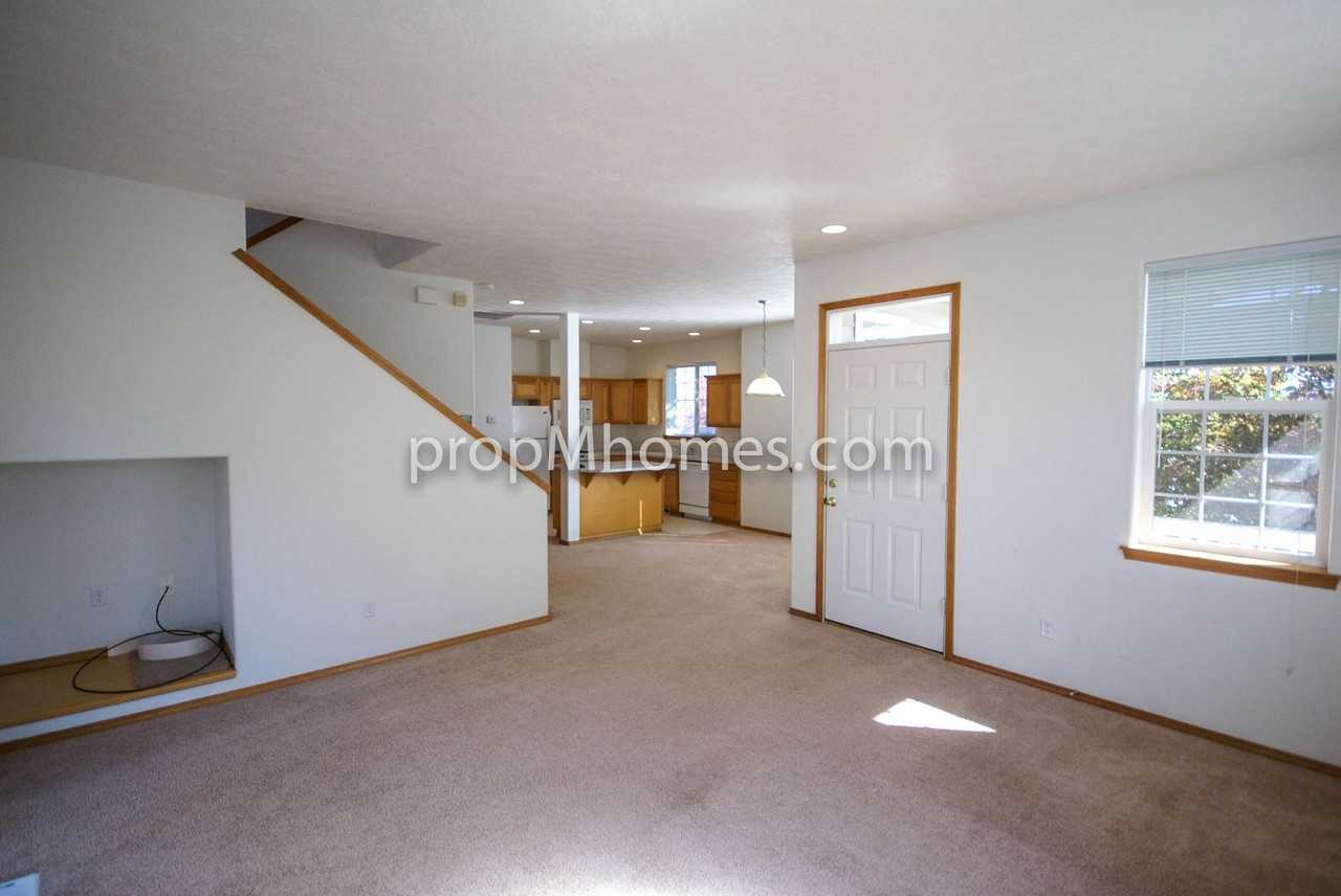 15045 Se Elm Park Dr - Photo 6 of 21