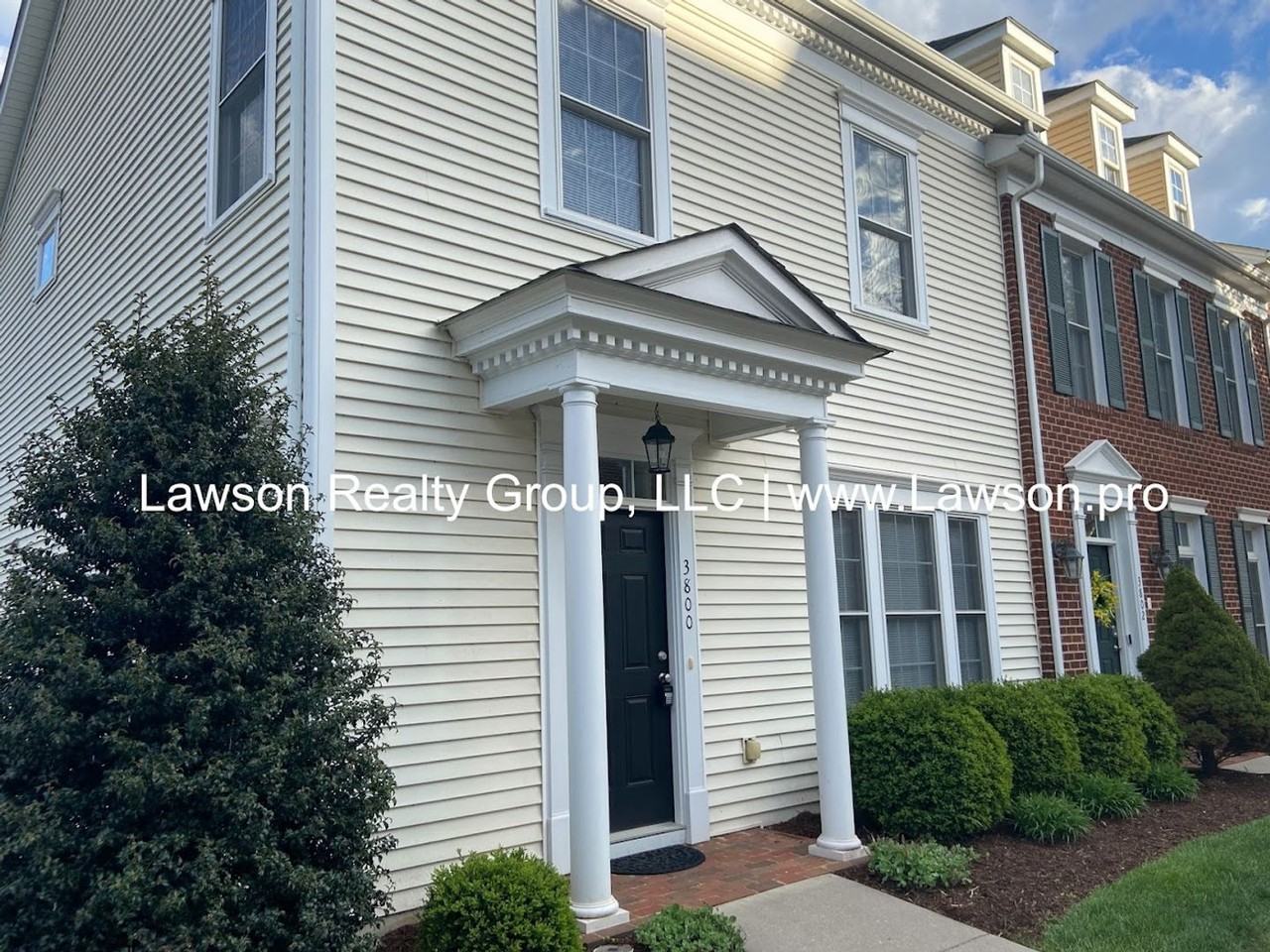 3800 Greenway Dr - Photo 3 of 42