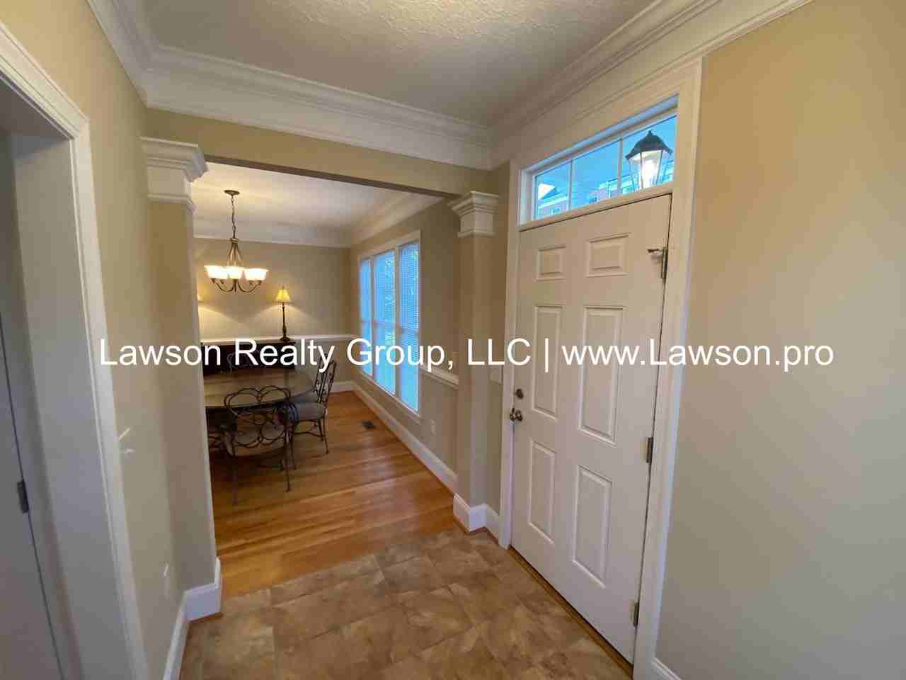 3800 Greenway Dr - Photo 5 of 42
