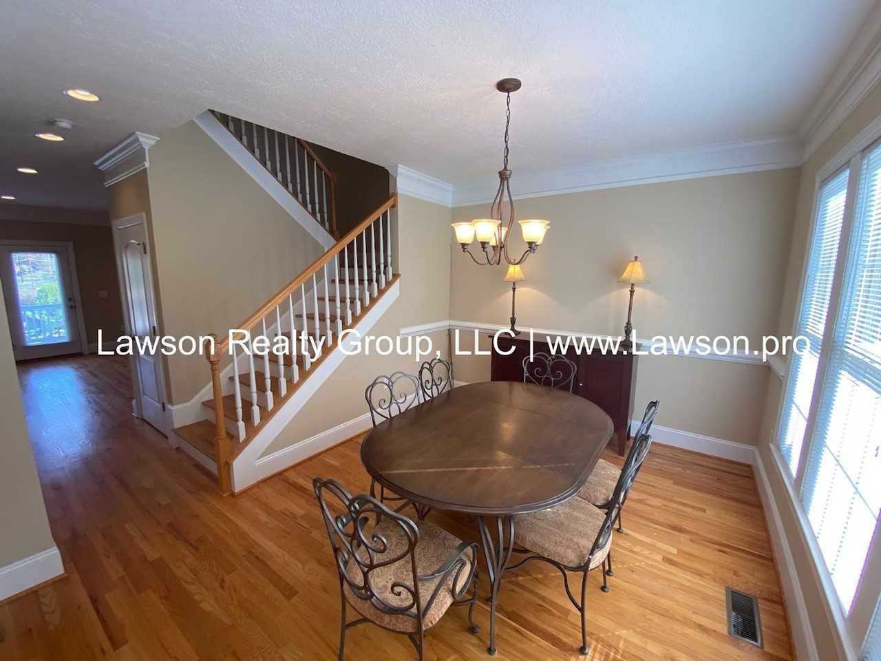 3800 Greenway Dr - Photo 6 of 42