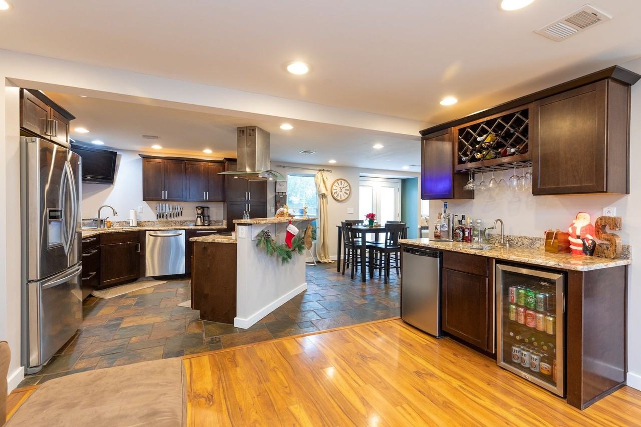 1025 Gauguin Dr - Photo 3 of 25