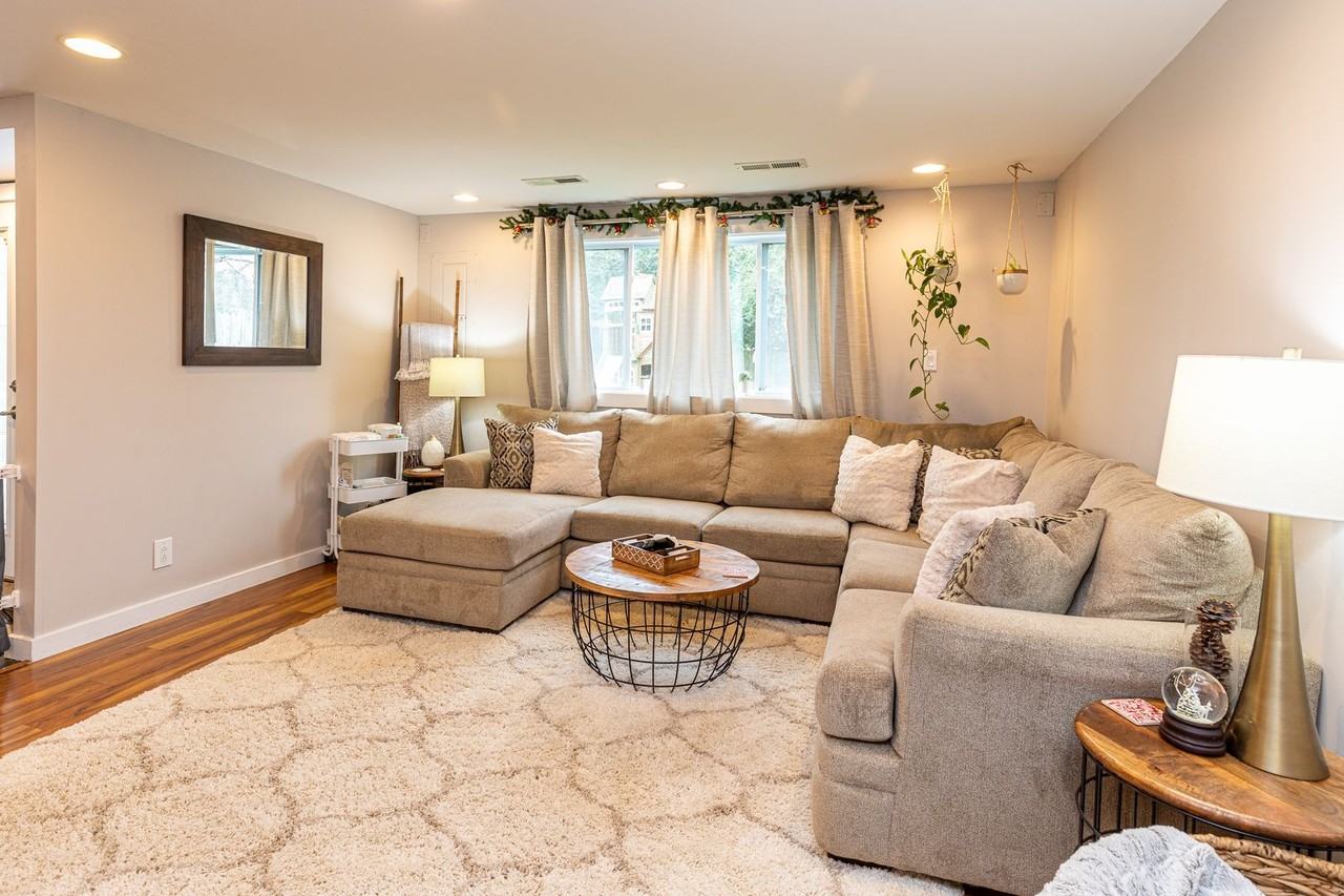 1025 Gauguin Dr - Photo 6 of 25