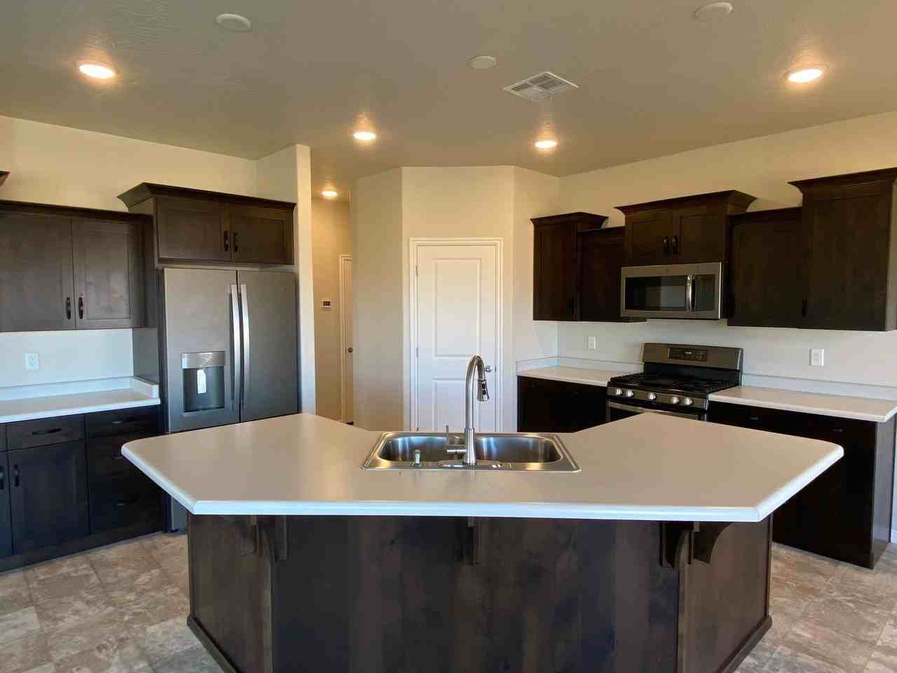 3403 E 2890 S - Photo 6 of 24