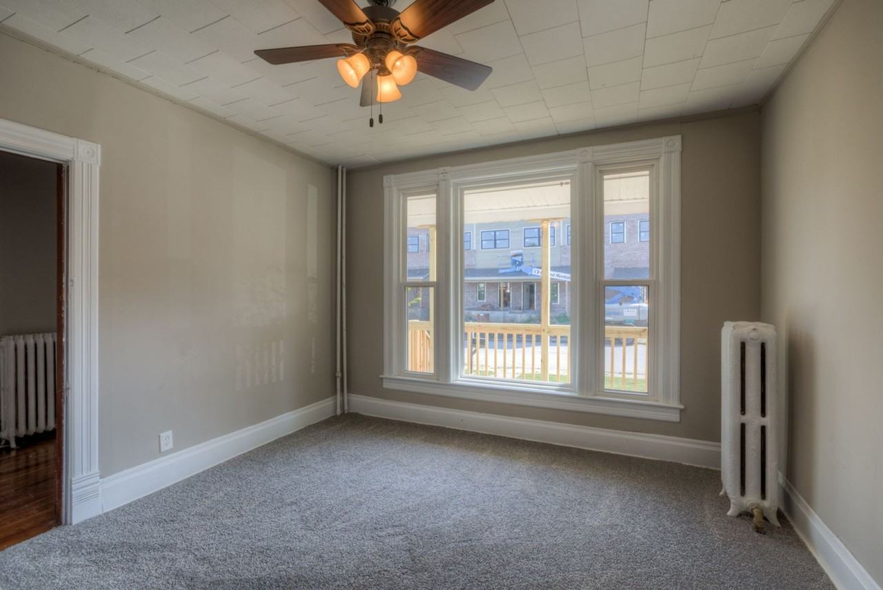 924 S 31st St - Photo 5 of 35