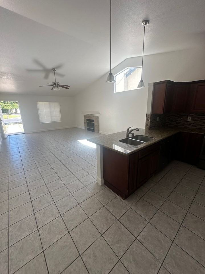 3524 Asheboro Ln - Photo 5 of 7