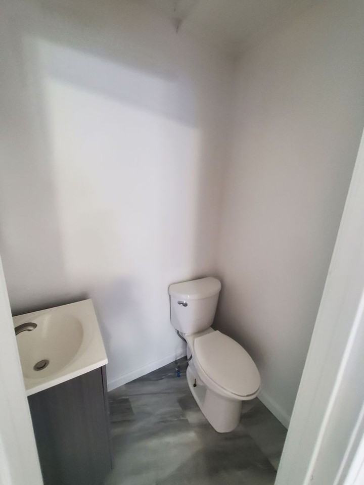 1819 58th St - Photo 3 of 13