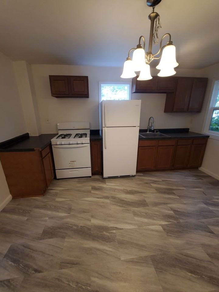1819 58th St - Photo 4 of 13