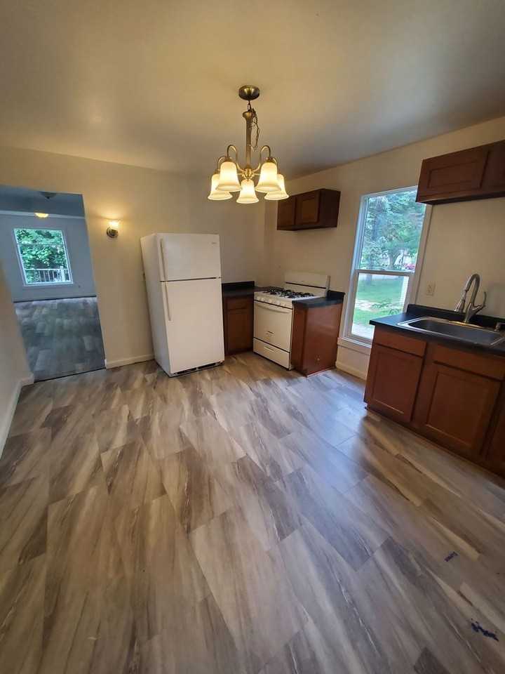 1819 58th St - Photo 5 of 13