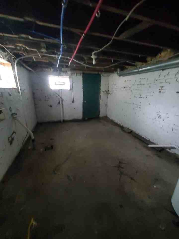 1819 58th St - Photo 6 of 13