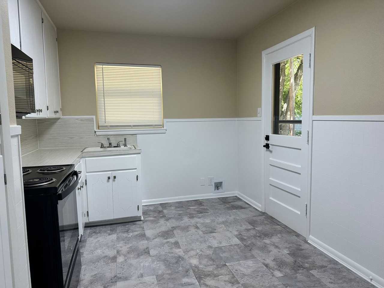 1234 S Brazos St - Photo 5 of 19