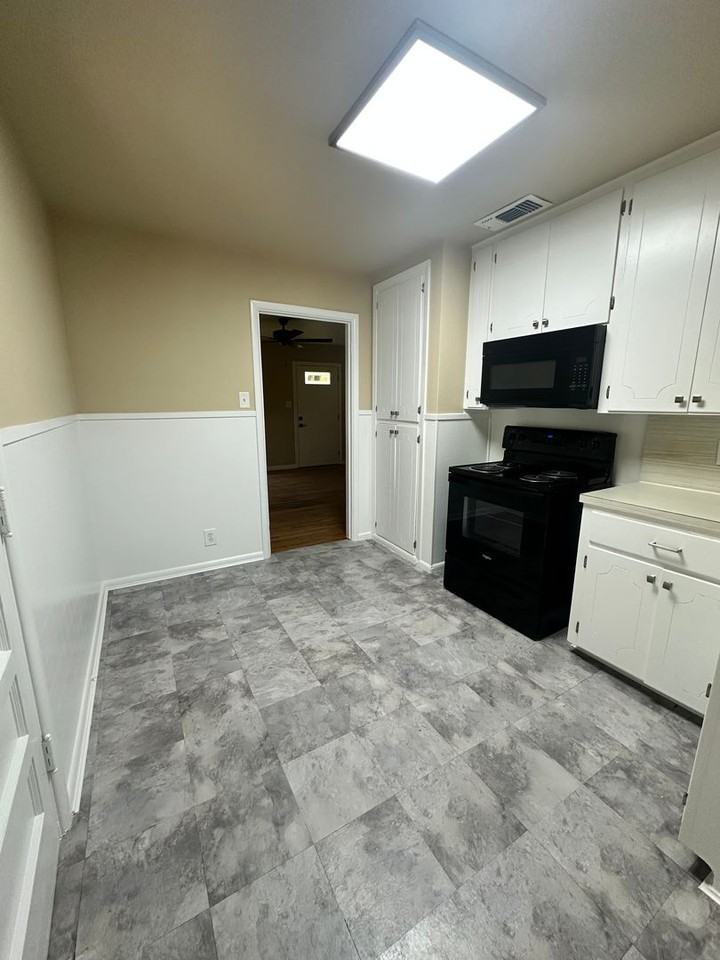 1234 S Brazos St - Photo 6 of 19