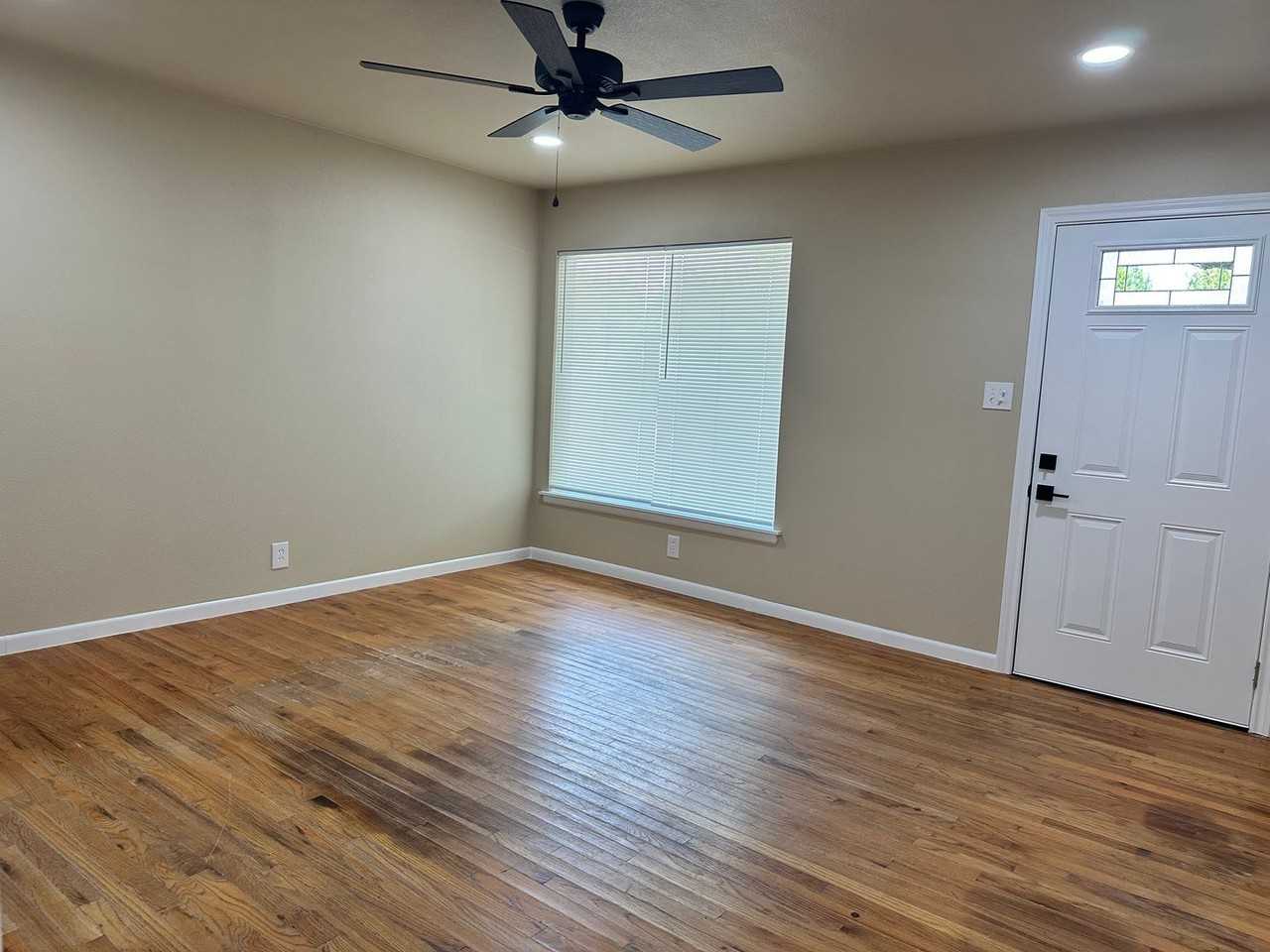 1234 S Brazos St - Photo 7 of 19