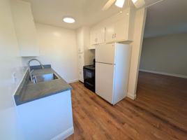 featured image of 524 E Maude Ave