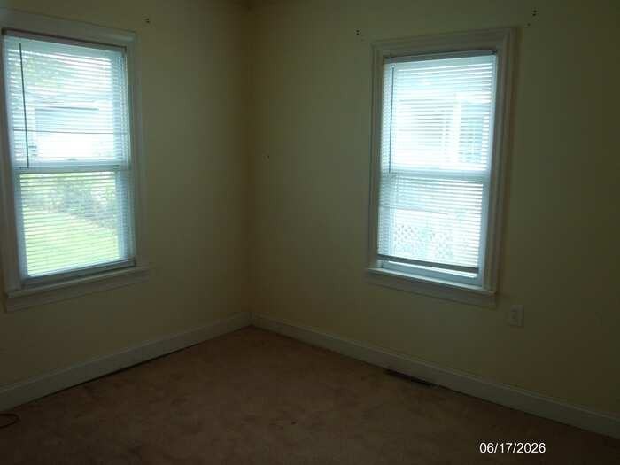 25627 Paige St - Photo 6 of 12