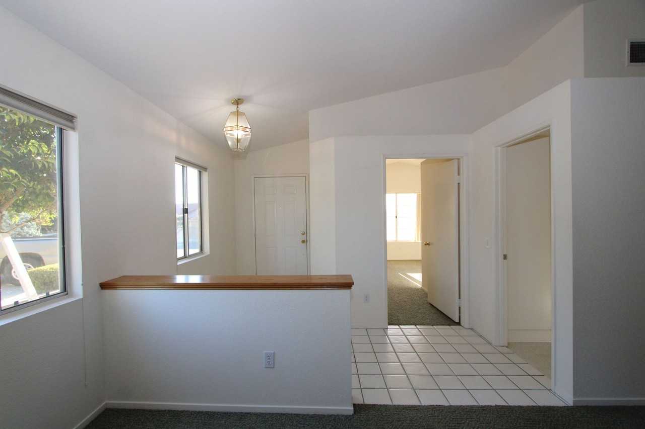 10770 Deerfield Dr - Photo 4 of 24