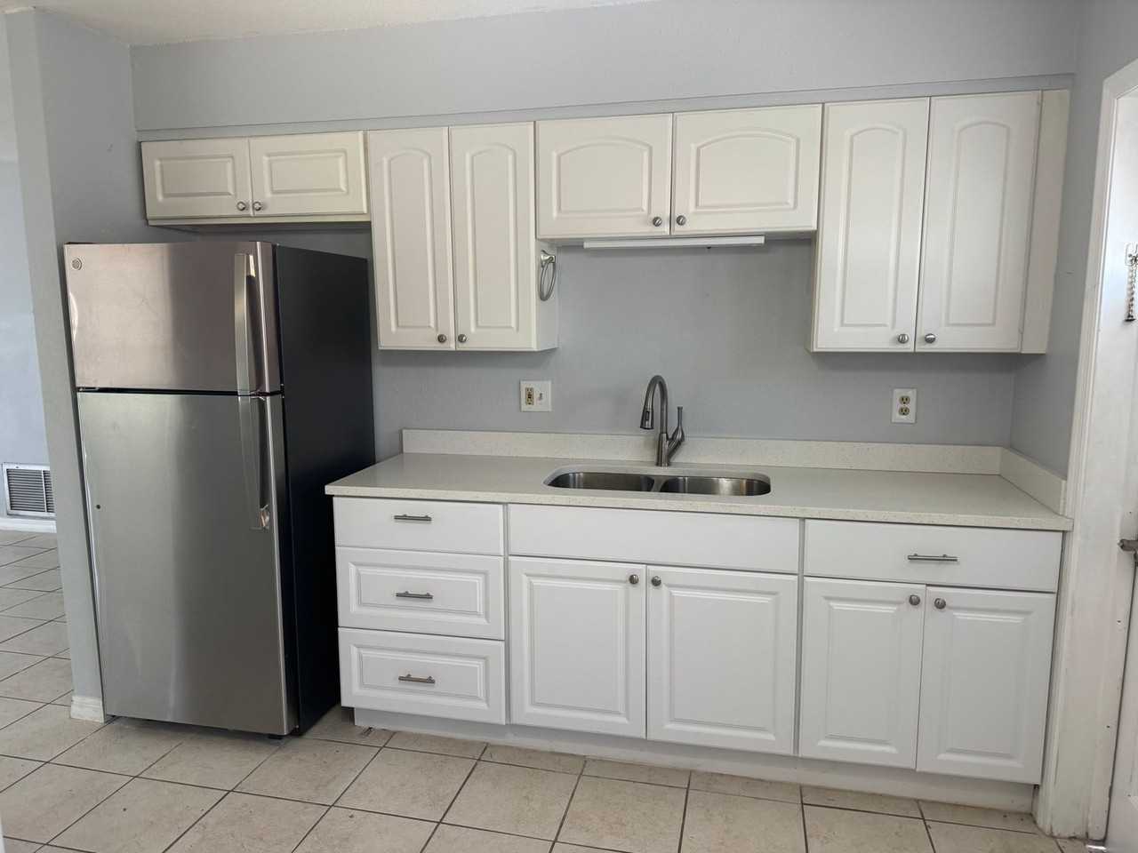 384 Flamingo Dr - Photo 6 of 15