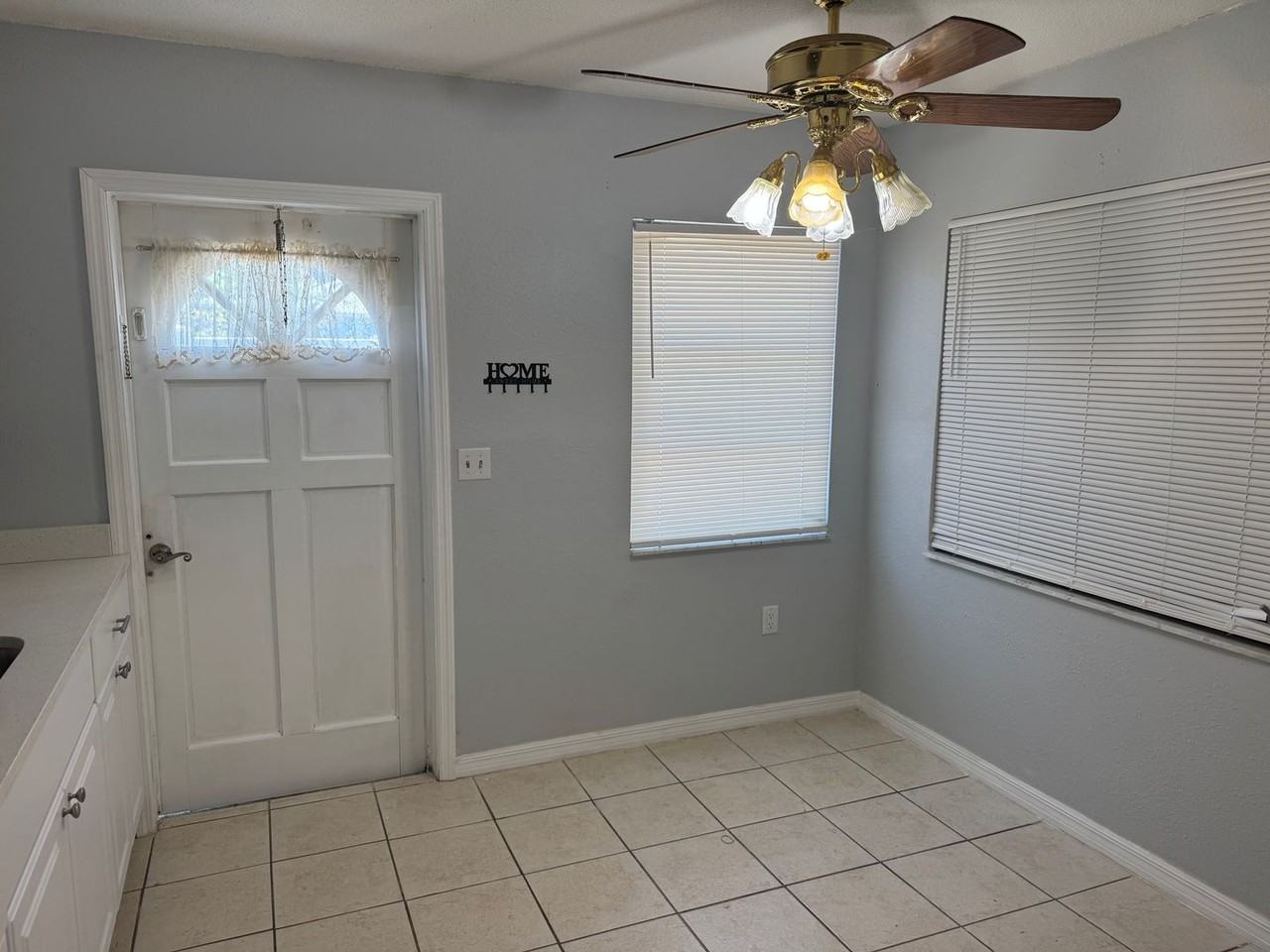 384 Flamingo Dr - Photo 7 of 15