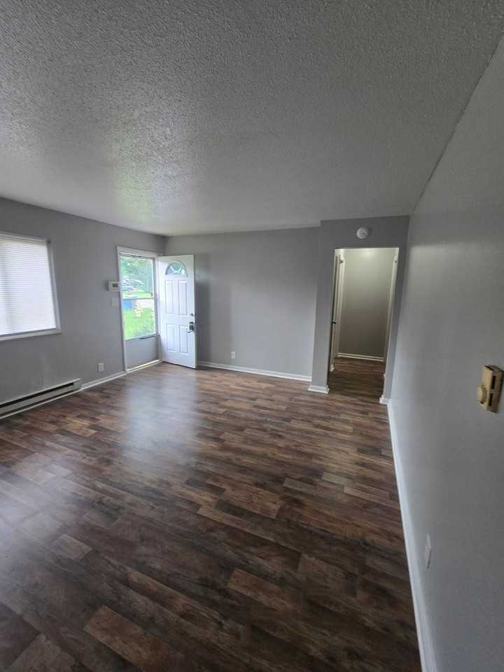5406 Chelsea Rd - Photo 2 of 11