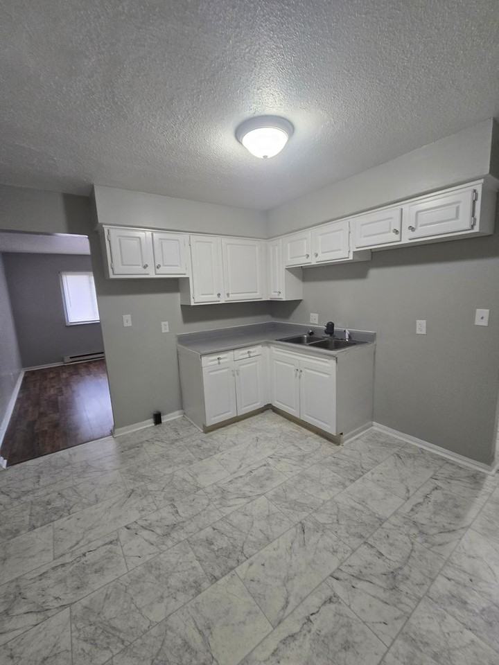 5406 Chelsea Rd - Photo 5 of 11