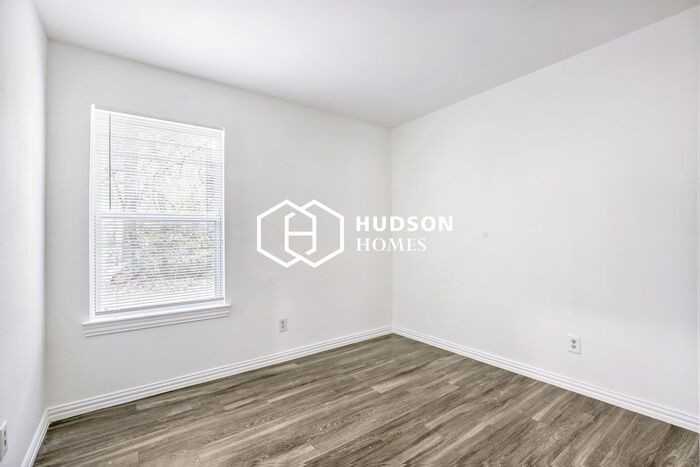 1205 Booker St - Photo 7 of 14