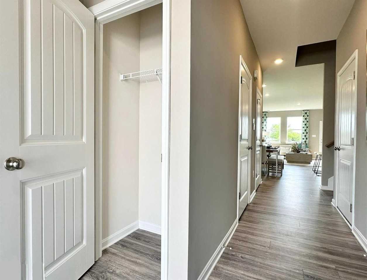 39114 Sail Away Ln - Photo 3 of 30