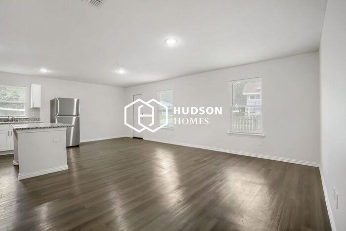 2022 Parrott Ave - Photo 4 of 14