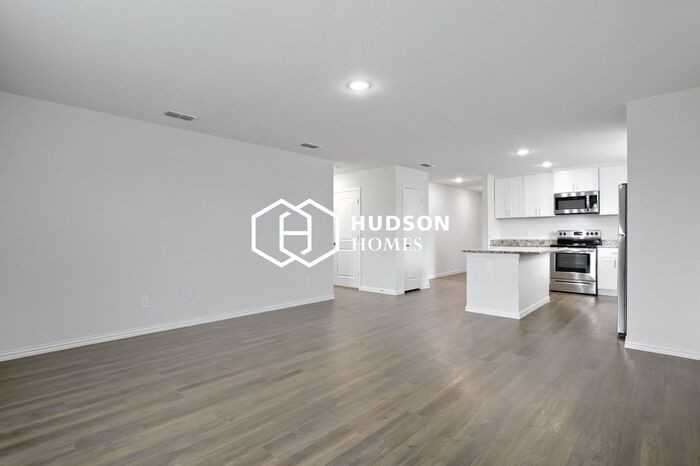 2708 William St - Photo 4 of 13