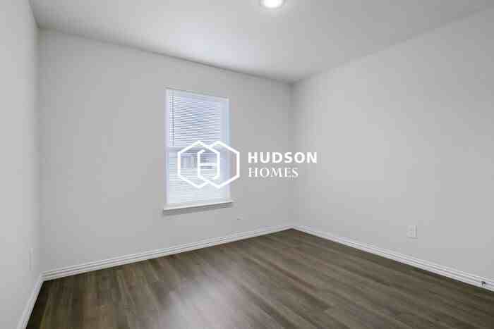 2708 William St - Photo 7 of 13