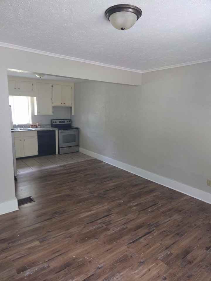 3119 N Indiana Ave - Photo 2 of 11