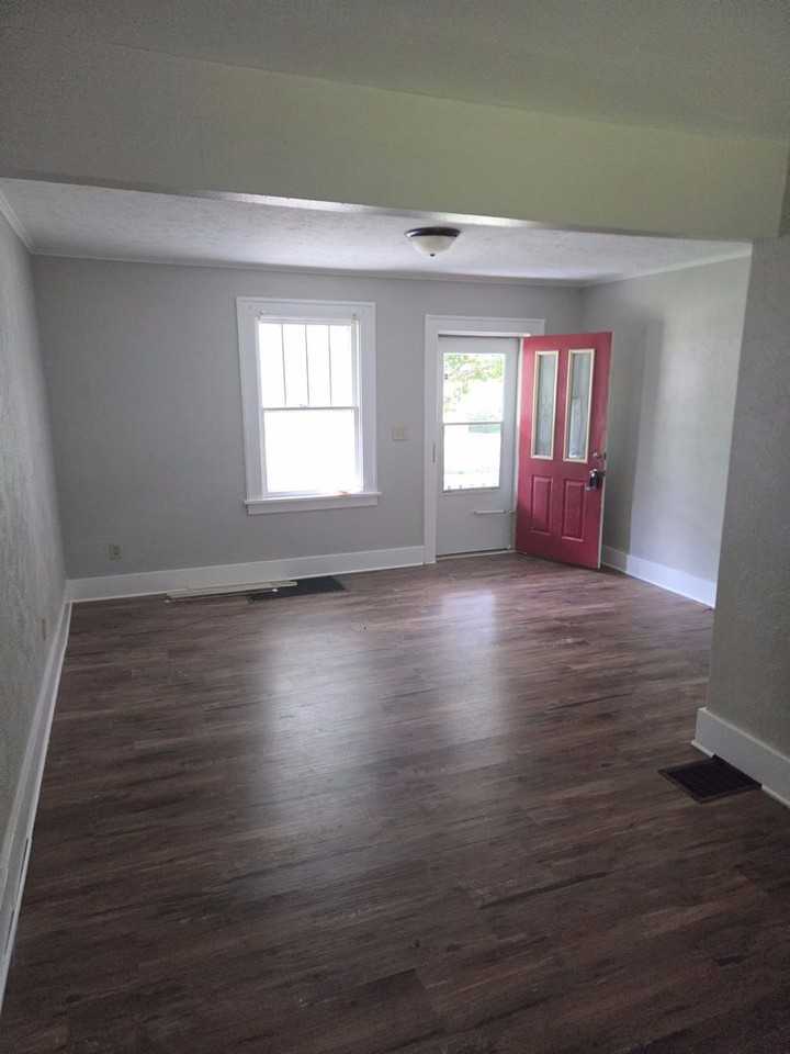 3119 N Indiana Ave - Photo 3 of 11