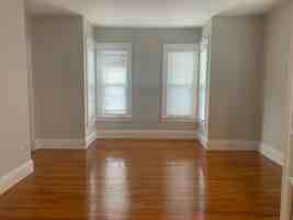 featured image of 176 Chestnut St