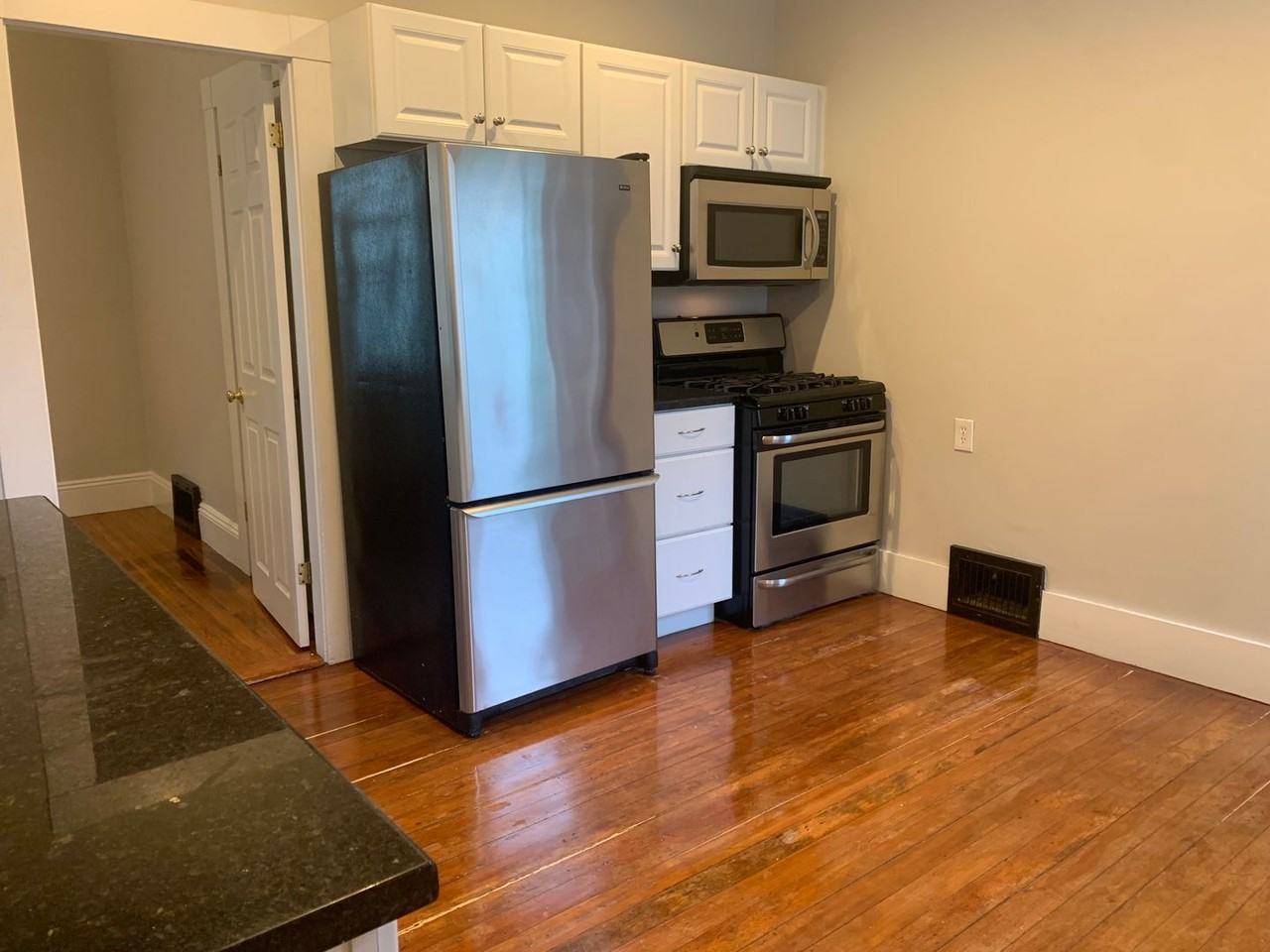 176 Chestnut St - Photo 3 of 8