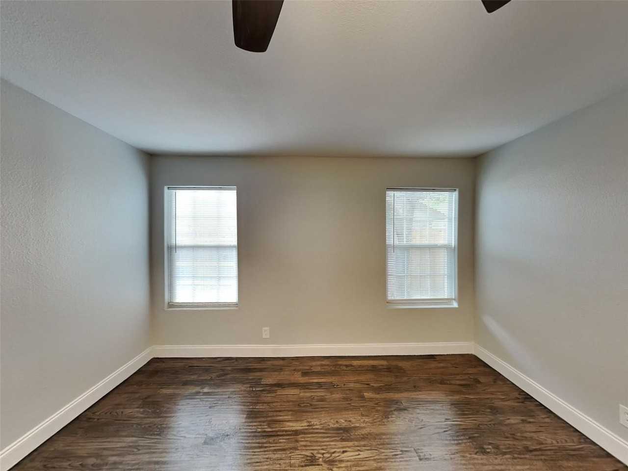 2445 Mcadoo Ln - Photo 3 of 19