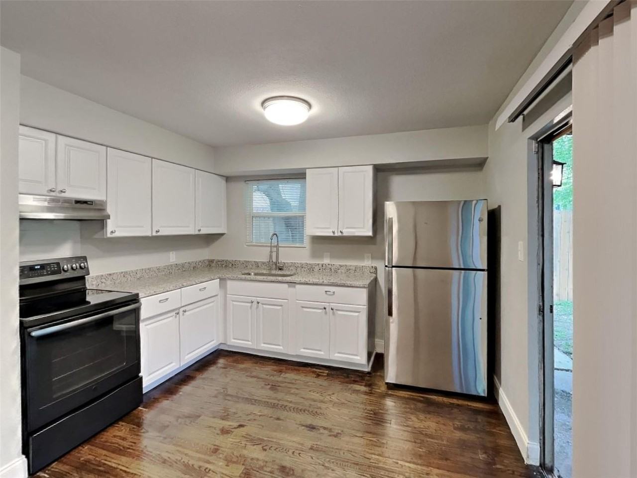 2445 Mcadoo Ln - Photo 6 of 19